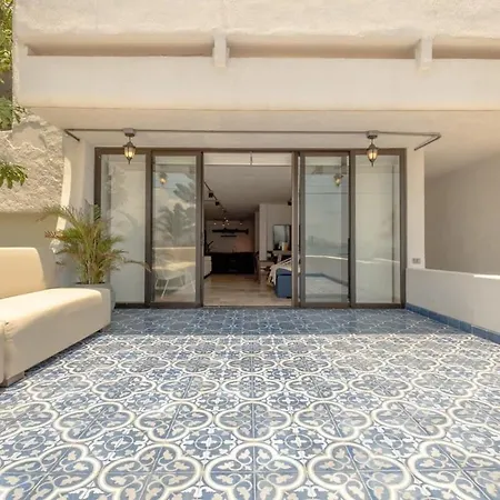 Castillo Grande Bayside Retreat 6br 2 Homes