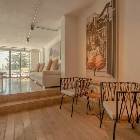 Castillo Grande Bayside Retreat 6br 2 Homes Holiday home