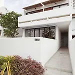 Castillo Grande Bayside Retreat 6BR 2 Homes