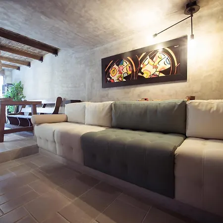 Castillo Grande Bayside Retreat 6br 2 Homes *