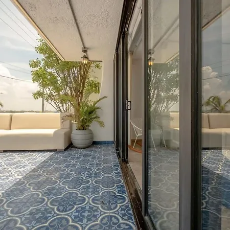 Сasa de vacaciones Castillo Grande Bayside Retreat 6br 2 Homes *