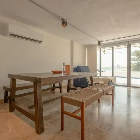Castillo Grande Bayside Retreat 6br 2 Homes *